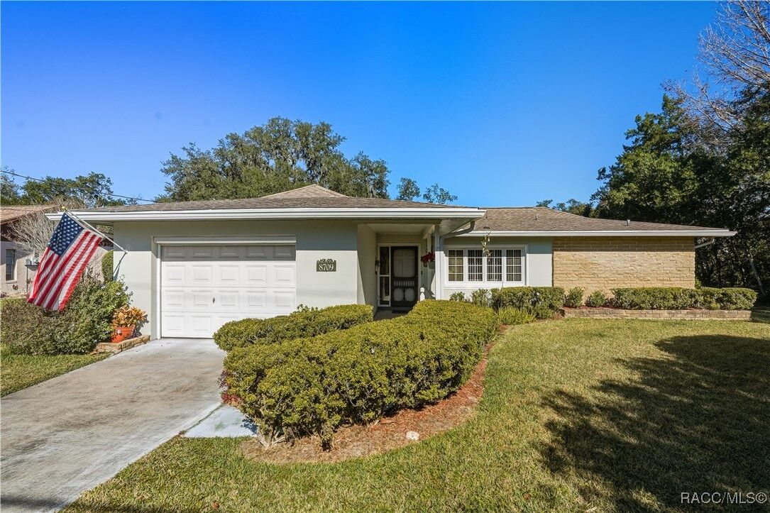 Property Photo:  8709 E Sandpiper Drive  FL 34450 