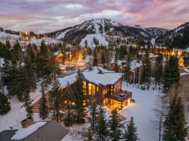 Property Photo: 7826 Aster Ln UT 84060