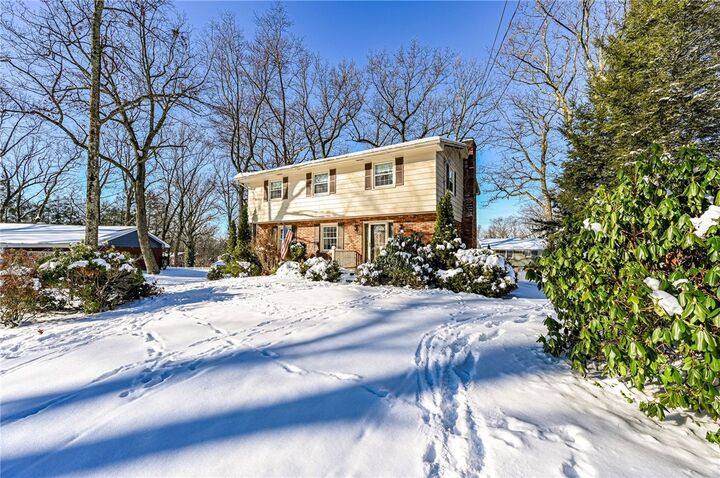 Property Photo:  1127 McKenna Way  PA 15601 
