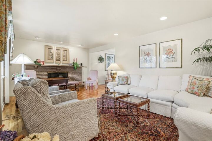 Property Photo: 283 McKim Drive PA 15239