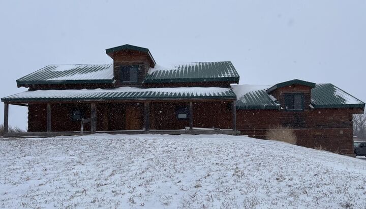 Property Photo: 1320 Lakeview St SD 57456