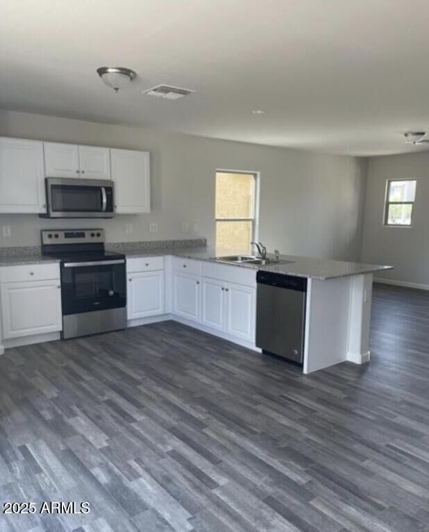 Property Photo:  137 W Bobcat Place  AZ 85122 