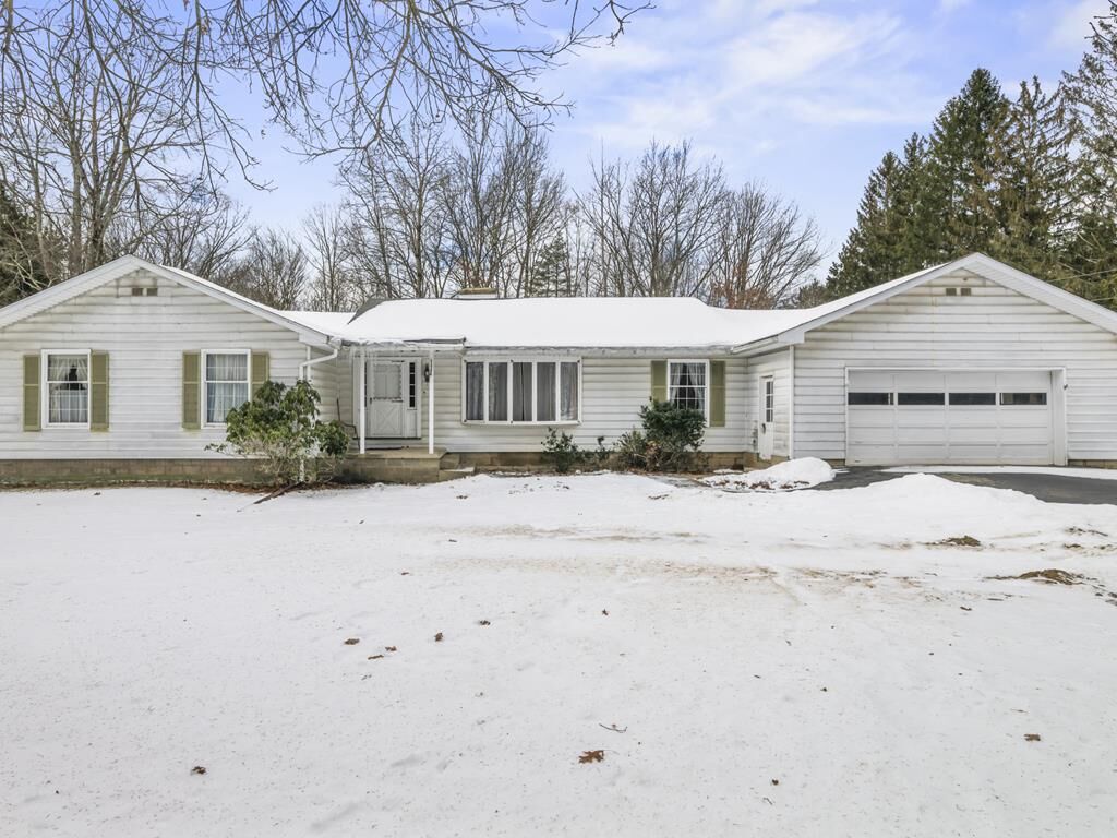 Property Photo: 16499 S. Main Street Ext. PA 16341