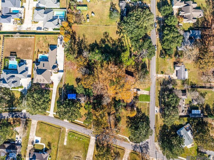 Property Photo:  5034 Floynell Dr  LA 70809 