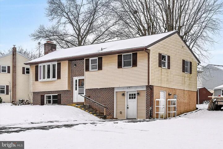 Property Photo:  1093 Rettew Mill Road  PA 17522 