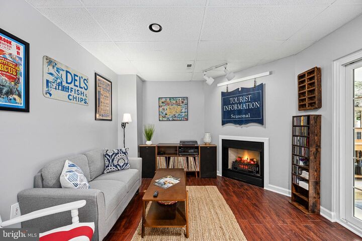 Property Photo:  787 General Wallace Court  VA 20186 