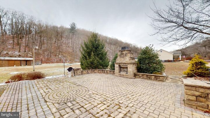 Property Photo:  7986 Frankfort Highway  WV 26719 