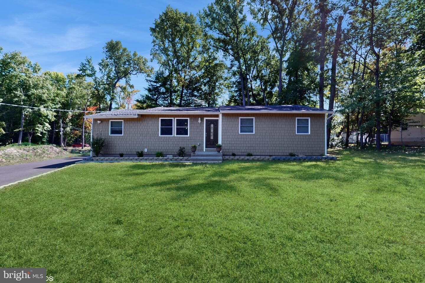 Property Photo:  829 Walnut Avenue  NJ 08021 