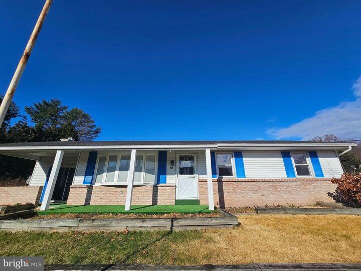 Property Photo:  1193 W Market Street  PA 17098 