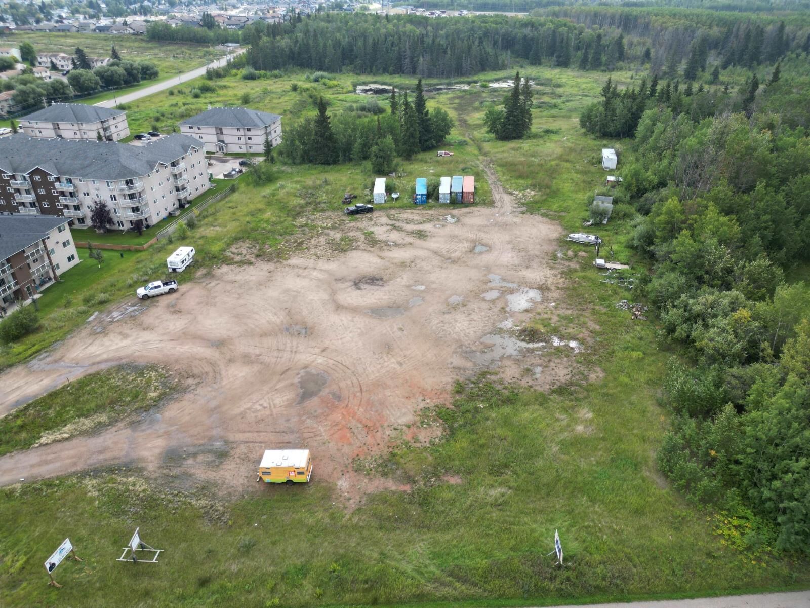 Property Photo: 1603 8 Avenue AB T9M 1C2