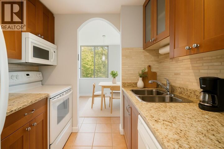 Property Photo:  2008 Fullerton Avenue 1404  BC V7P 3G7 