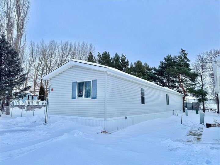 Property Photo:  34 Westpark Place  MB R0J 1H0 