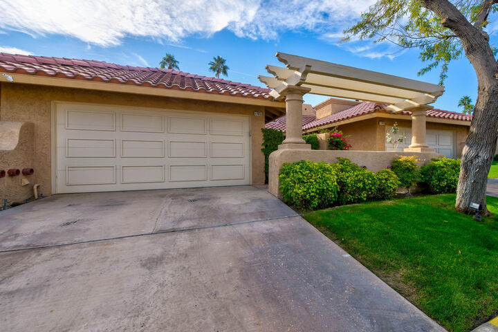Property Photo:  77653 Woodhaven Drive S  CA 92211 