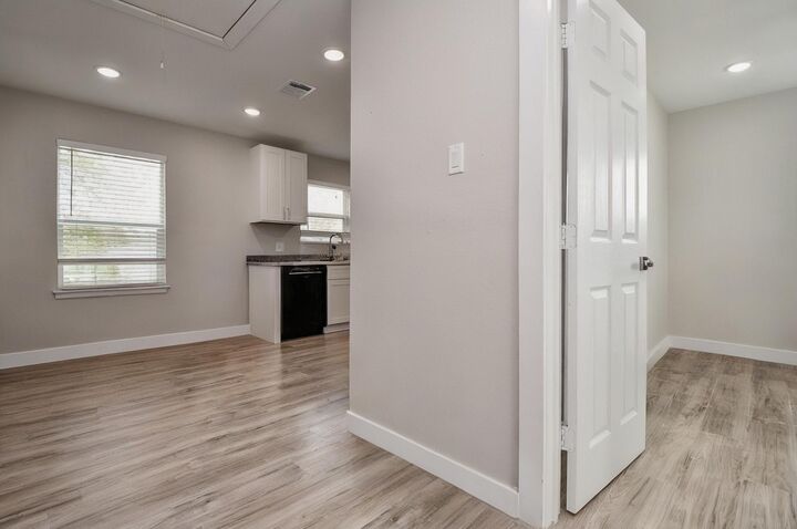 Property Photo: 5615 Barremore Street B TX 77023