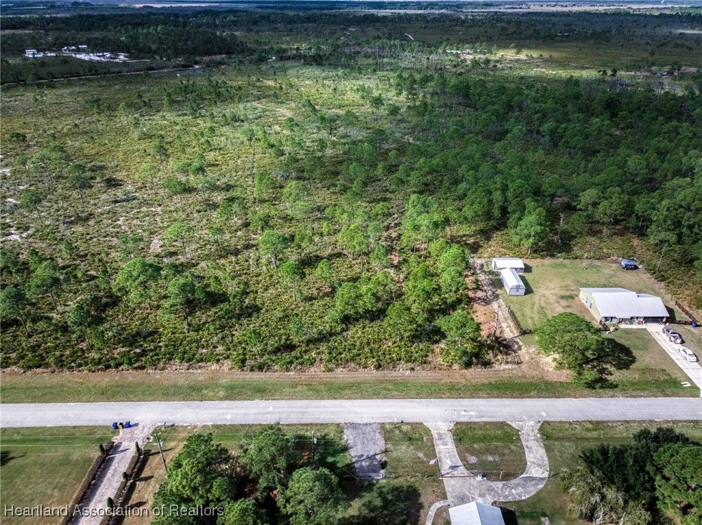 Property Photo:  708 Roosevelt Boulevard  FL 33852 