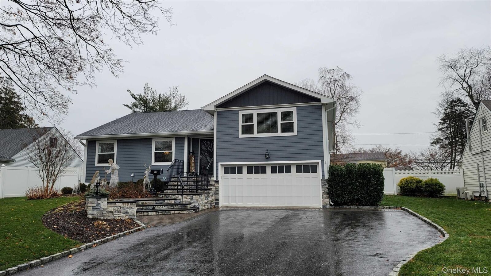 Property Photo:  19 Honeysuckle Lane  NY 11754 