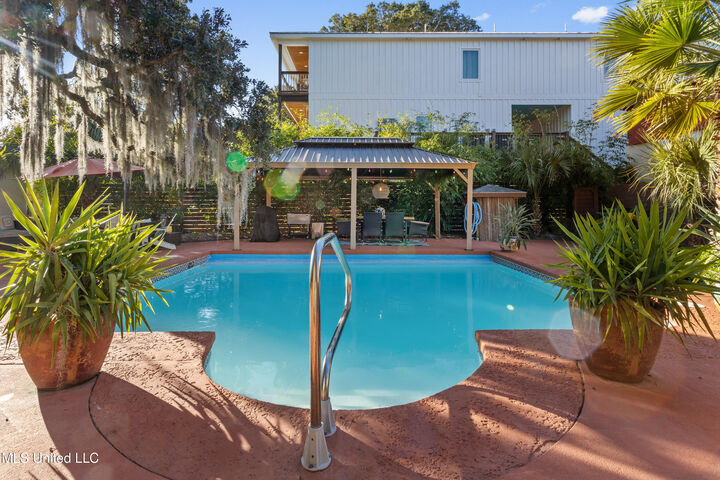 Property Photo:  128 Lee Street  MS 39530 