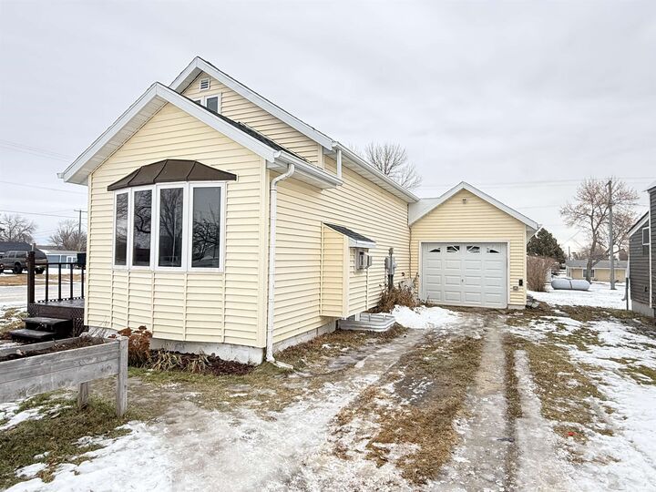 Property Photo: 216 2nd Ave N ND 58740