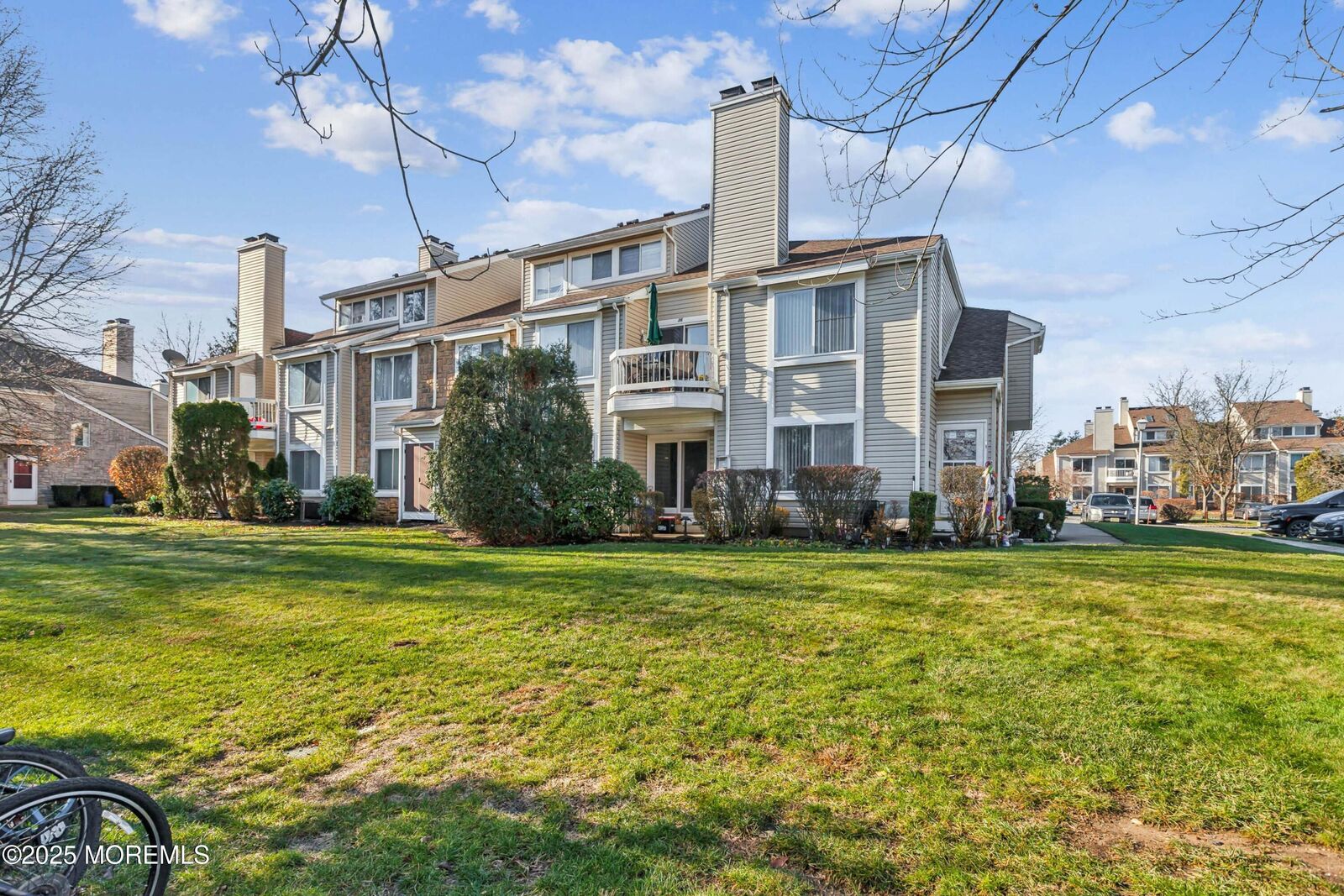 Property Photo:  36 Farnham Square  NJ 08859 