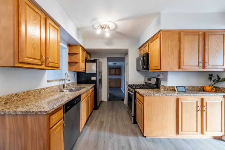 Property Photo:  1044 Samson Drive  IL 60484 