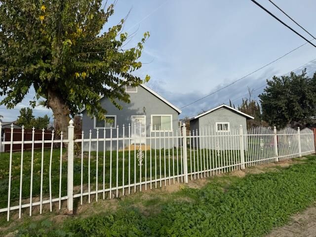 Property Photo:  16286 Letteau Avenue  CA 95315 