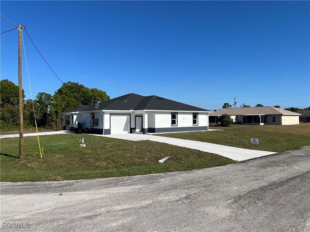 Property Photo:  937 Graystone Avenue  FL 33974 