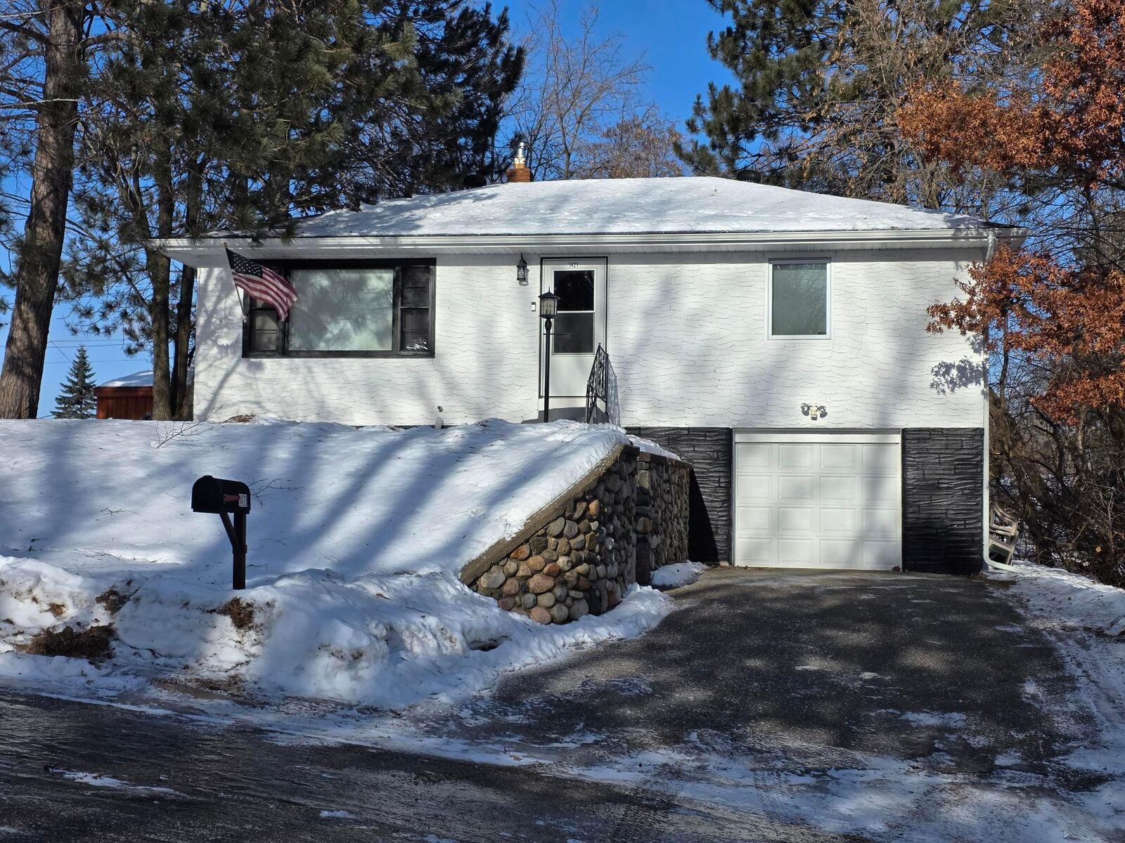 Property Photo:  1421 K Street NE  MN 56401 