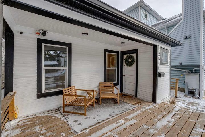 Property Photo:  2514 16A Street SW  AB T2T 4K5 