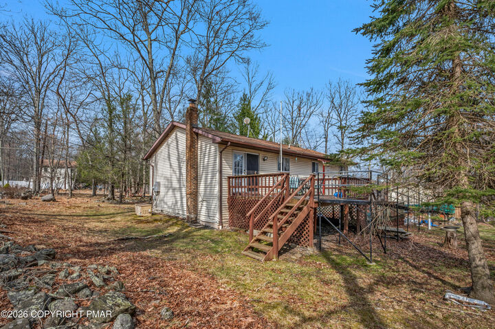 Property Photo:  218 Mohican Road  PA 18325 