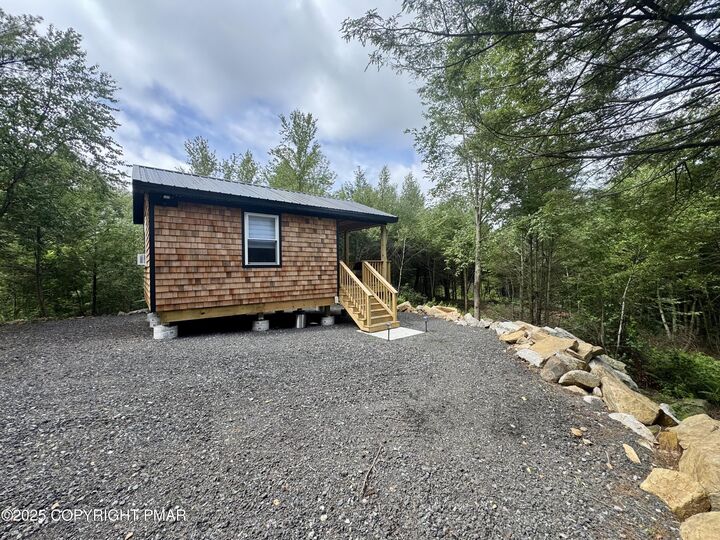 Property Photo:  Co Line & Lr 45052  PA 18058 