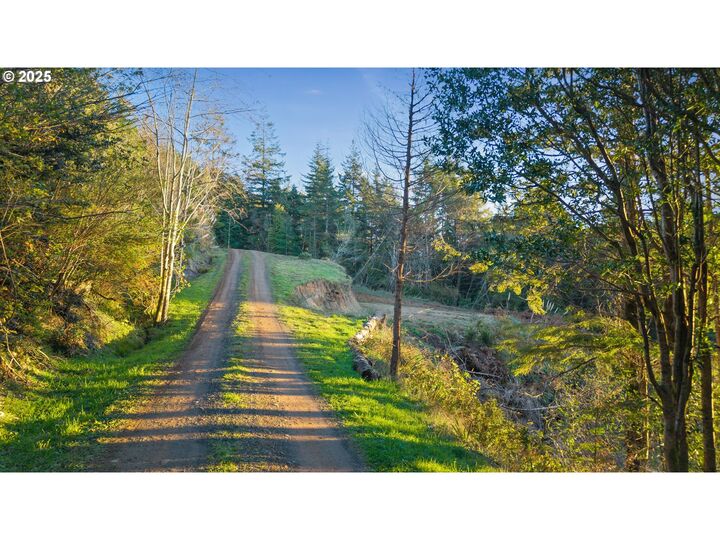 Property Photo:  Dee Terrace  OR 97465 