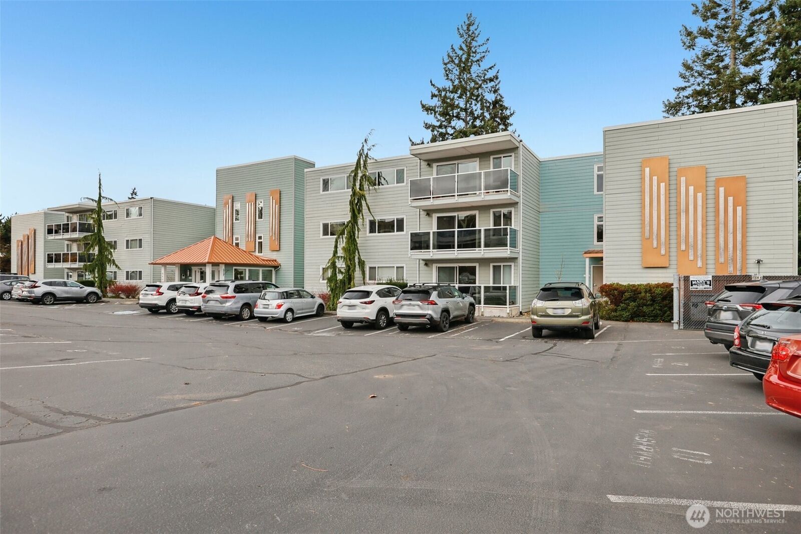 Property Photo:  960  5th Avenue S 208  WA 98020 