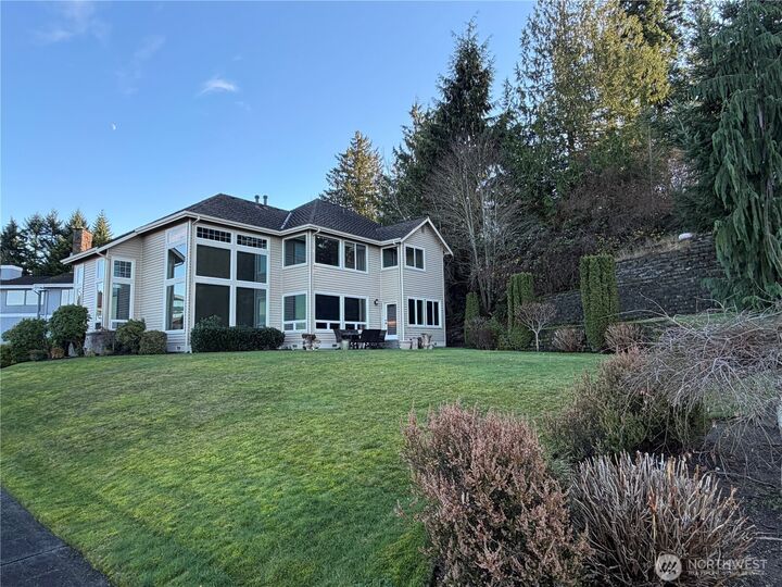 Property Photo:  6730  139th Place SW  WA 98026 