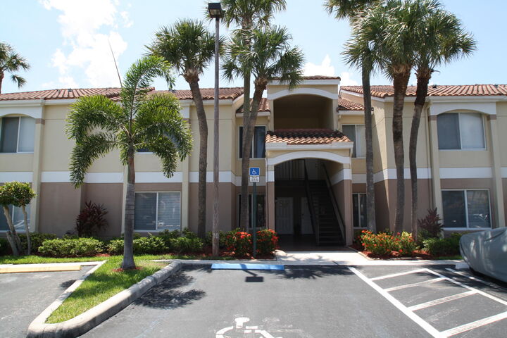 Property Photo:  815 W Boynton Beach Boulevard 10-203  FL 33426 