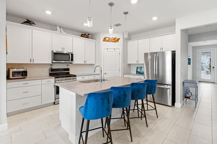 Property Photo: 519 SE Villandry Way FL 34984