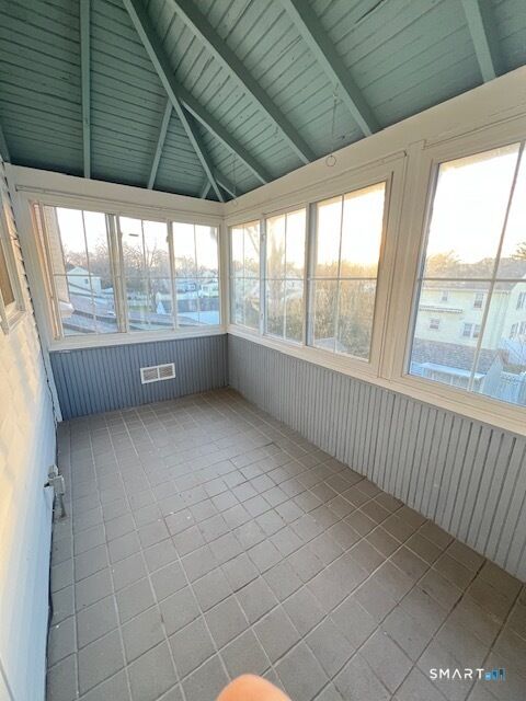 Property Photo:  107 Ashland Avenue 2  CT 06111 