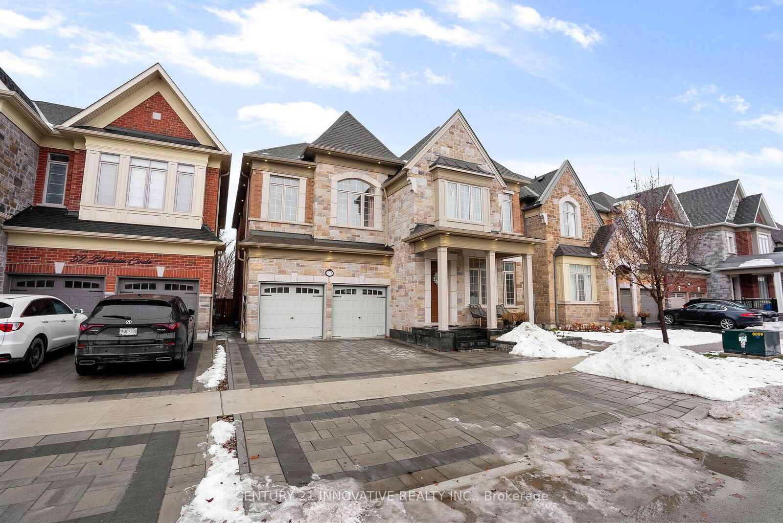Property Photo:  54 Blenheim Circle  ON L1P 0E2 