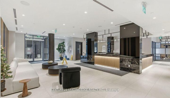 Property Photo:  2545 Simcoe Street N 403  ON L1H 7K4 