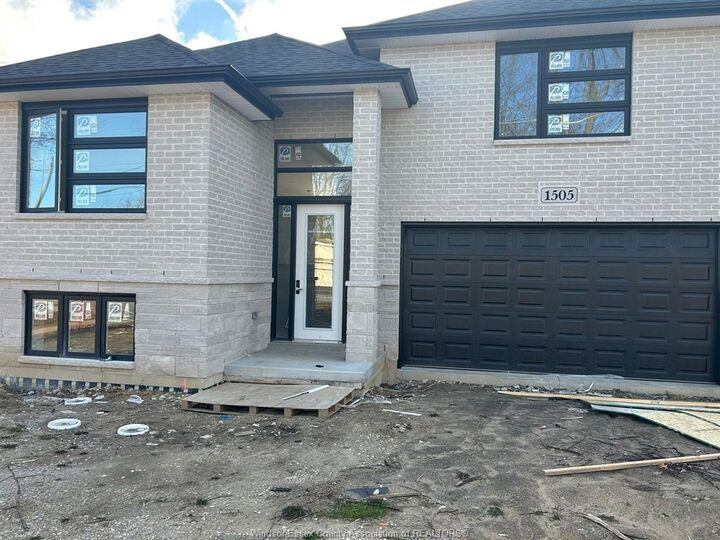 Property Photo:  1505 Michigan  ON N9J 2G7 