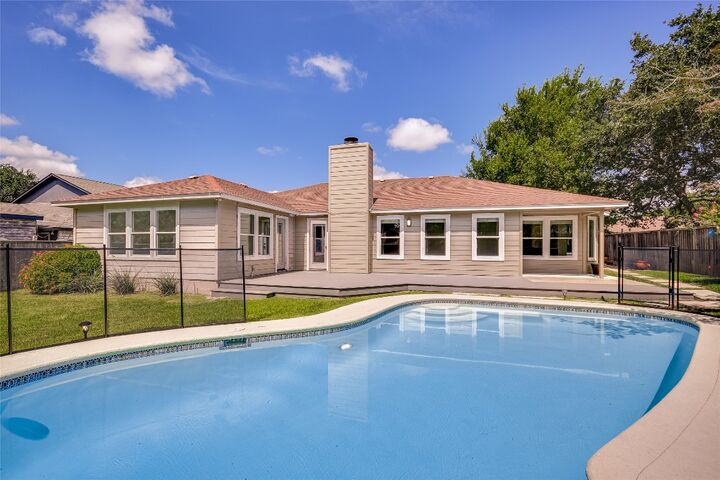 Property Photo:  9026 Lockleven Loop  TX 78750 