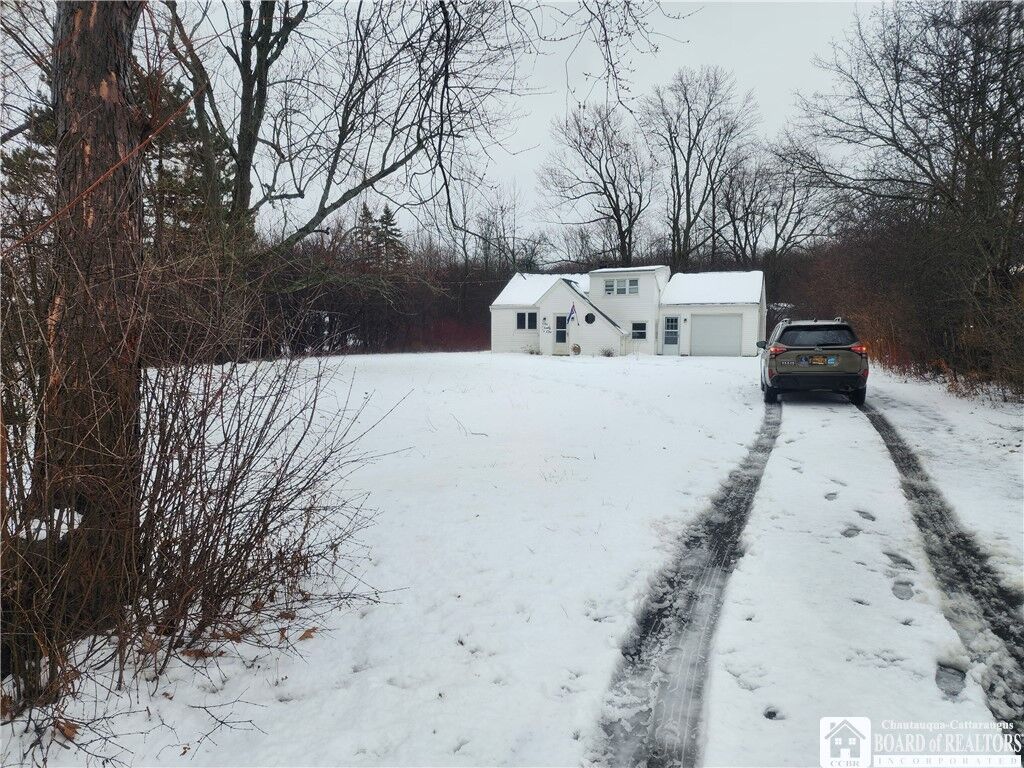 Property Photo:  121 Winona Road  NY 14059 