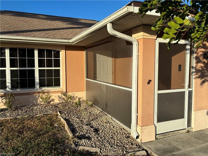 Property Photo:  1307 SW 36th Ter  FL 33914 