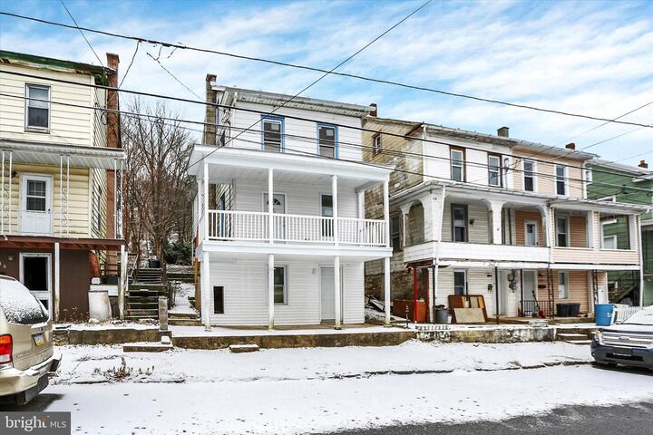 Property Photo:  1228 Pulaski Avenue  PA 17866 