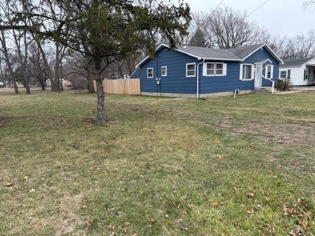 Property Photo:  1720 N 27th Street  IL 62526 