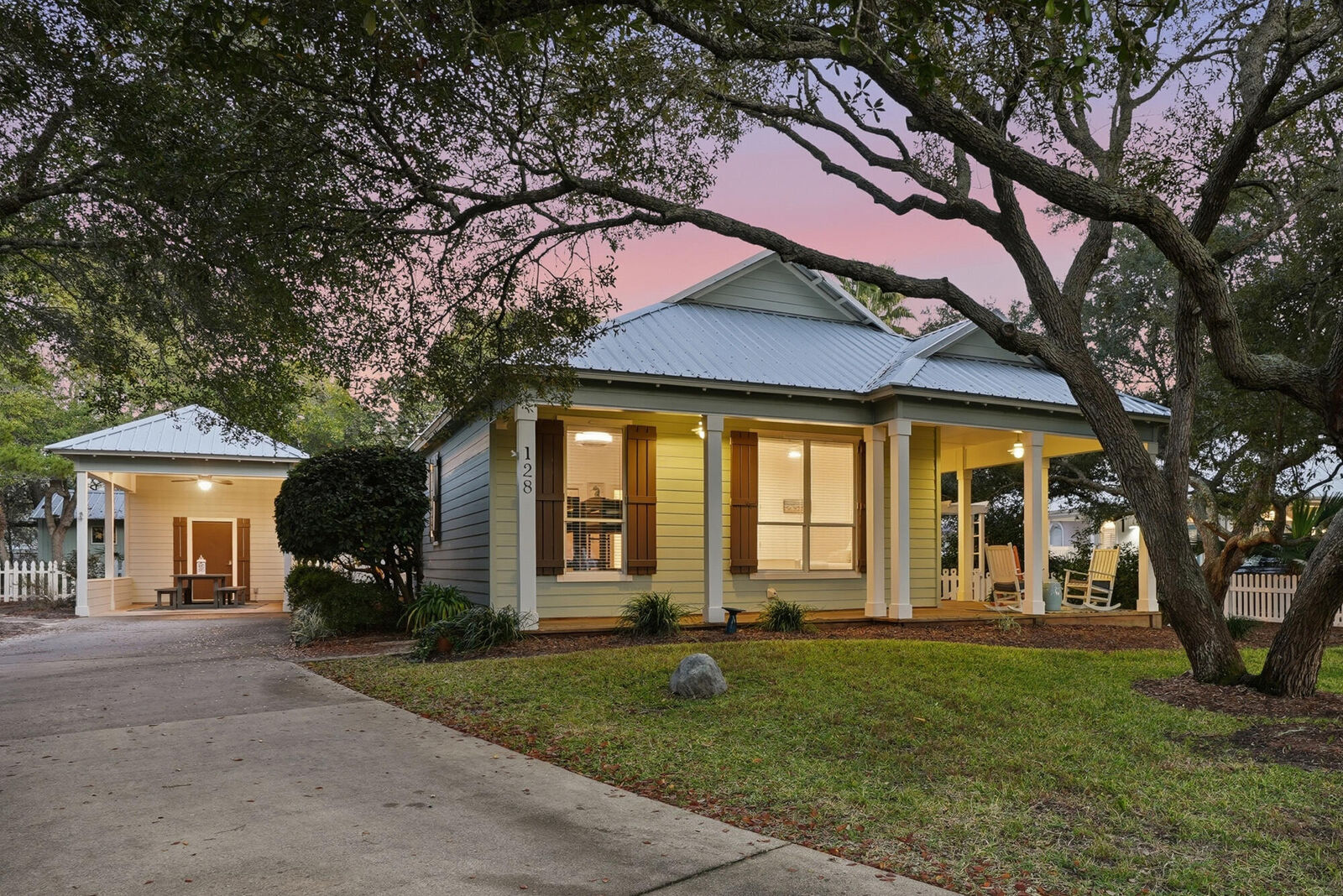 Property Photo:  128 Seabreeze Boulevard  FL 32461 