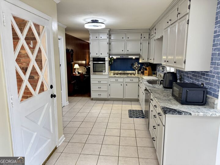 Property Photo: 1643 Wesleyan Hills Drive GA 31210