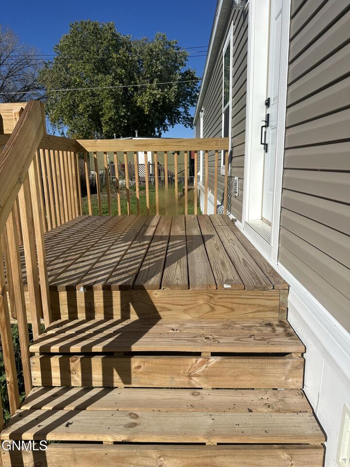 Property Photo:  703 6th Avenue SE C5  ND 58554 