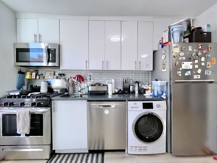 Property Photo:  379 Monmouth St 1  NJ 07302 