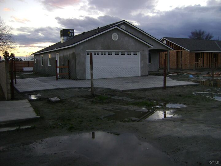 Property Photo:  2615 Gable Avenue  CA 93212 