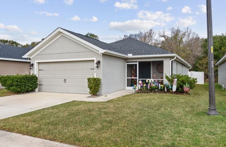 Property Photo: 979 Pearly Ridge Lane FL 33809